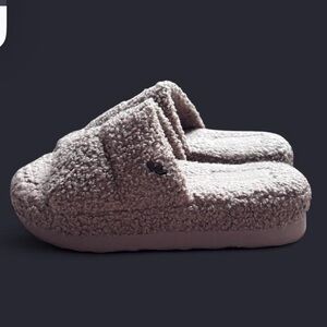 Kookaburra by UGG Teddy Slides